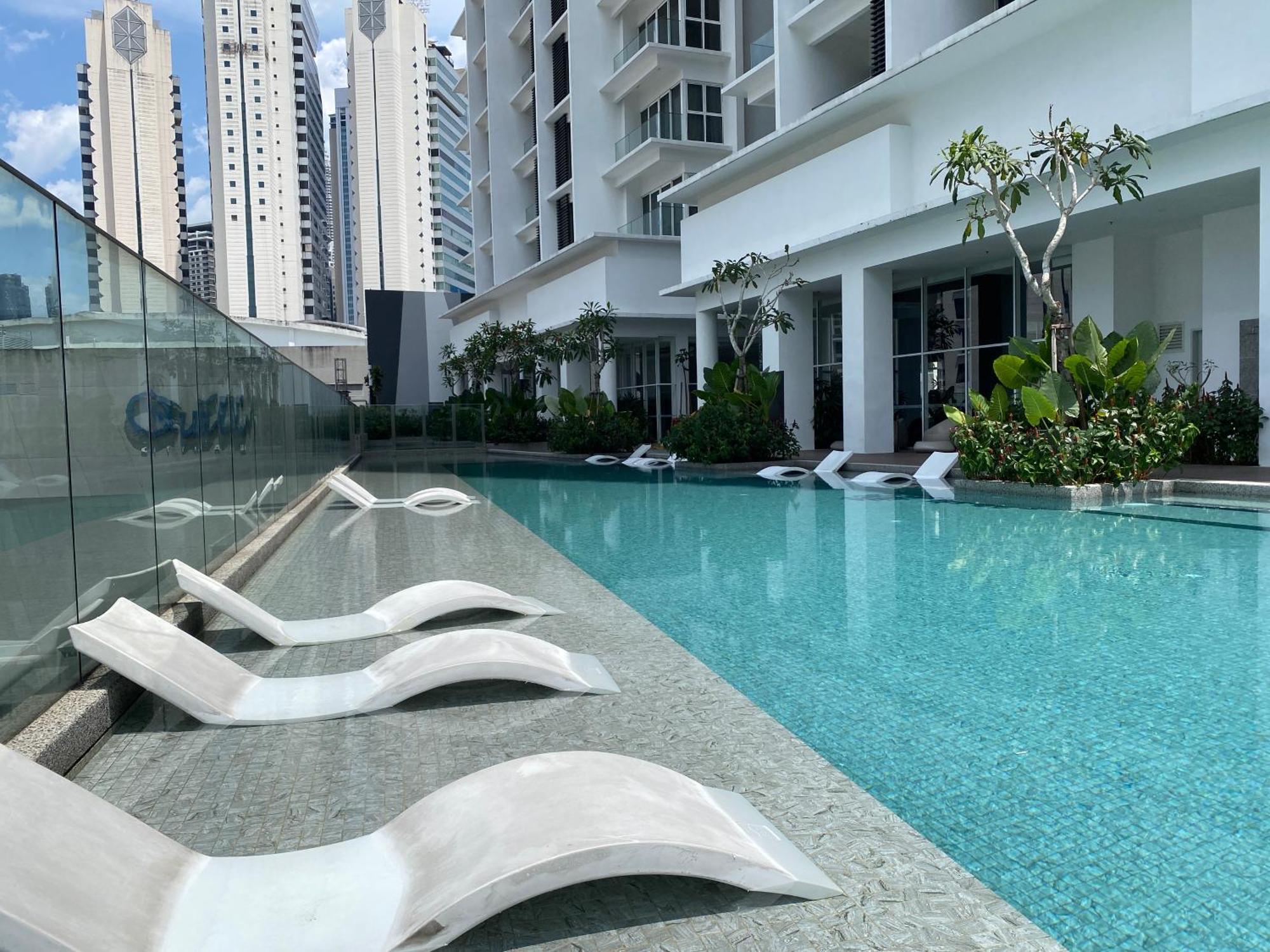 Doorstep To Monorail Couple Apartment *